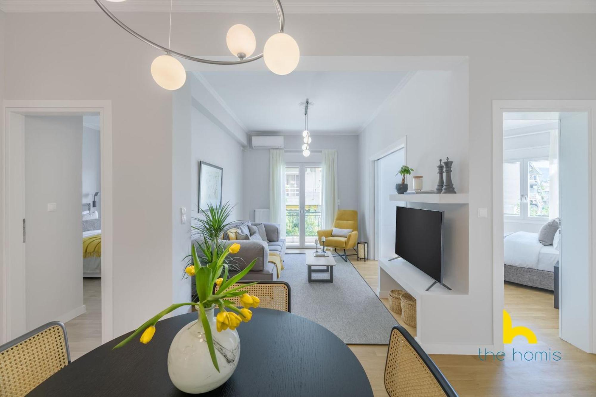 Sun-Splashed 2-Bdr Corner Apartment With Hillside Views! เอเธนส์ ภายนอก รูปภาพ